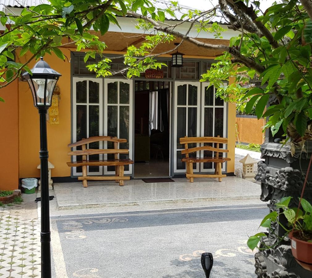 Dewi Sri Guesthouse Mataram Exterior foto
