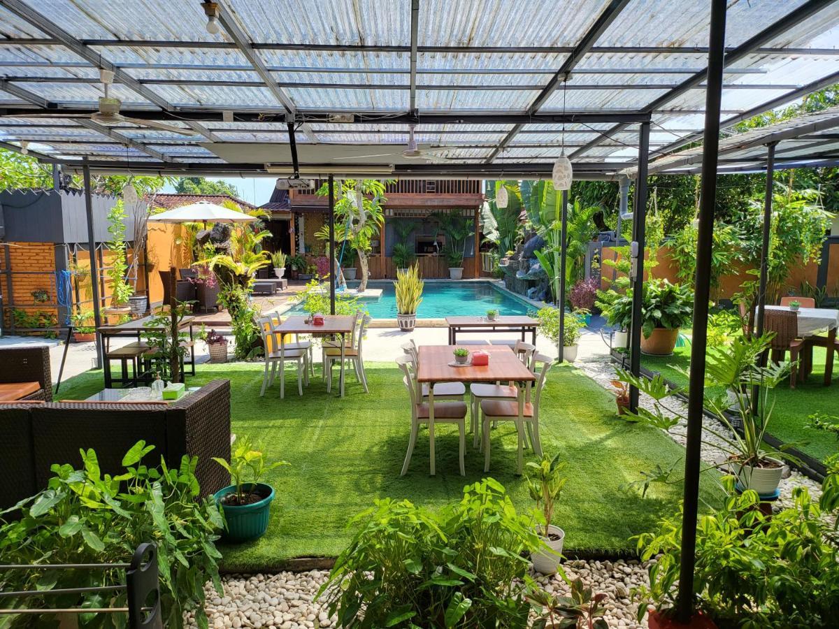 Dewi Sri Guesthouse Mataram Exterior foto