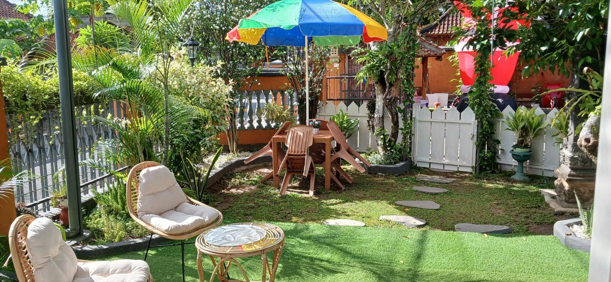 Dewi Sri Guesthouse Mataram Exterior foto