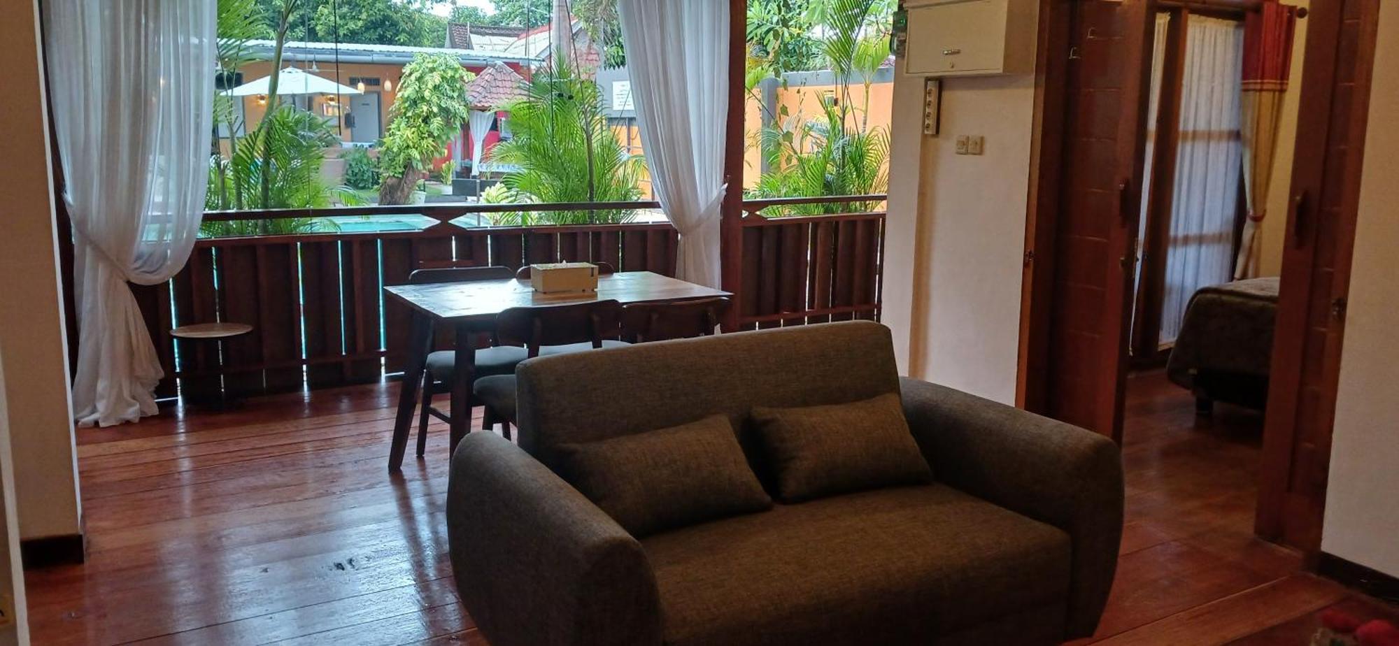 Dewi Sri Guesthouse Mataram Exterior foto