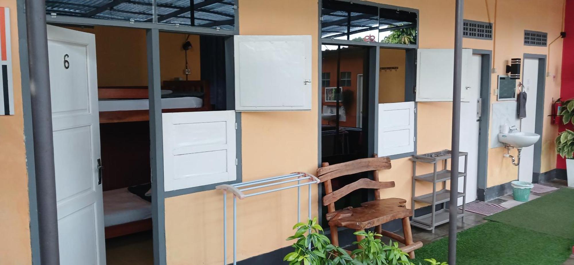 Dewi Sri Guesthouse Mataram Exterior foto